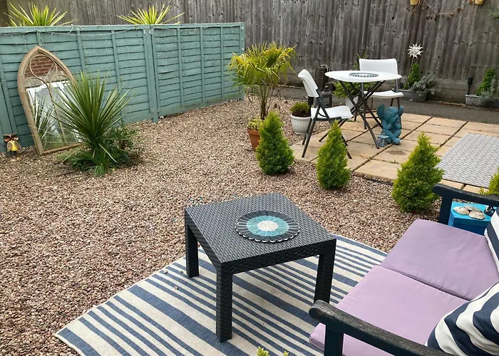 The Sashes - Cozy Apartment - Free Parking - Ultrafast Wifi - Smart Tv - Netflix - Sleeps Up To 6! Close To Poole Town Center & Sandbanks & Bournemouth